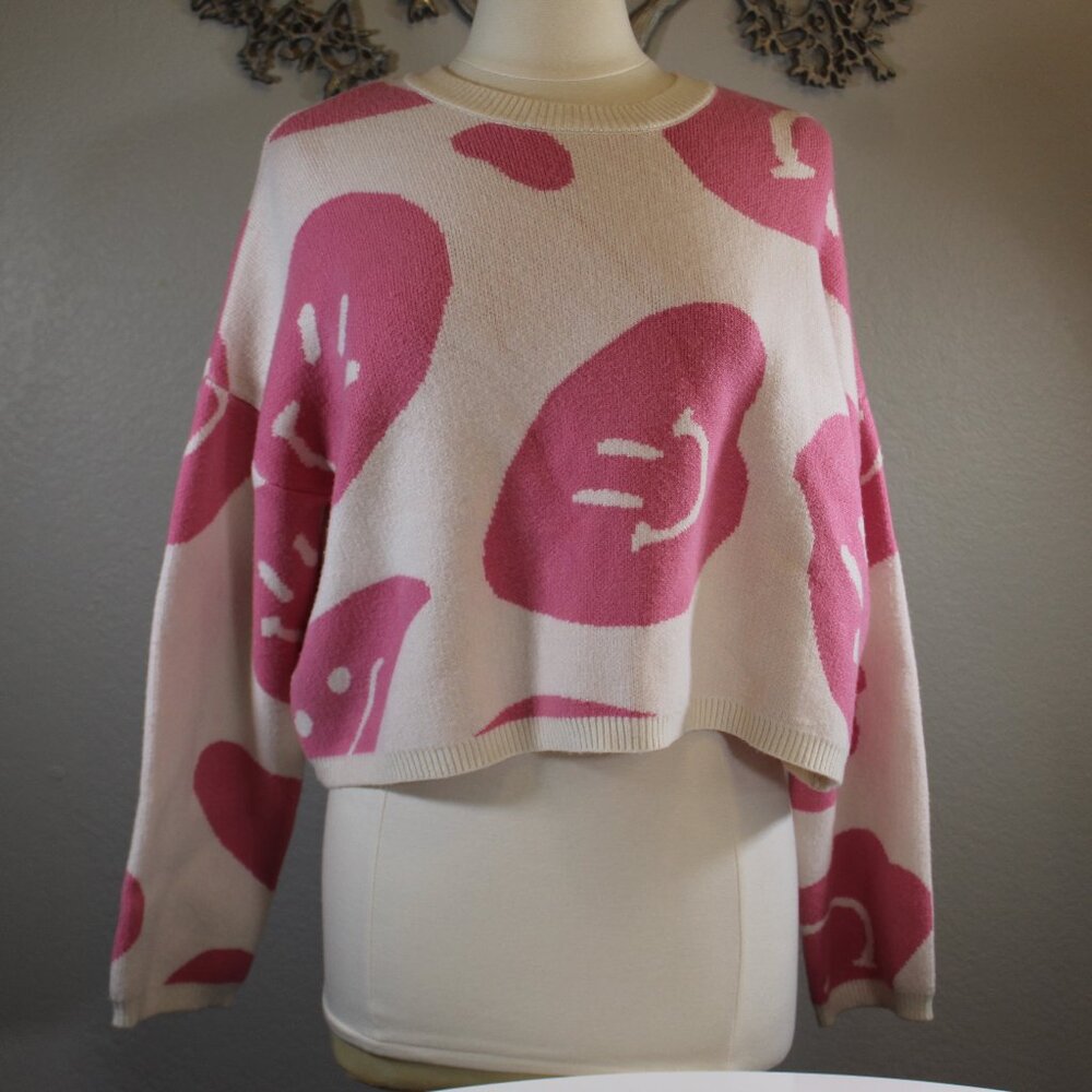 Moon and Madison  crop sweater smiley face pink and white size L NWOT
